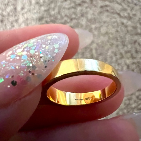 Bvlgari Signature Gold Ring - Authentic - Picture 6 of 8